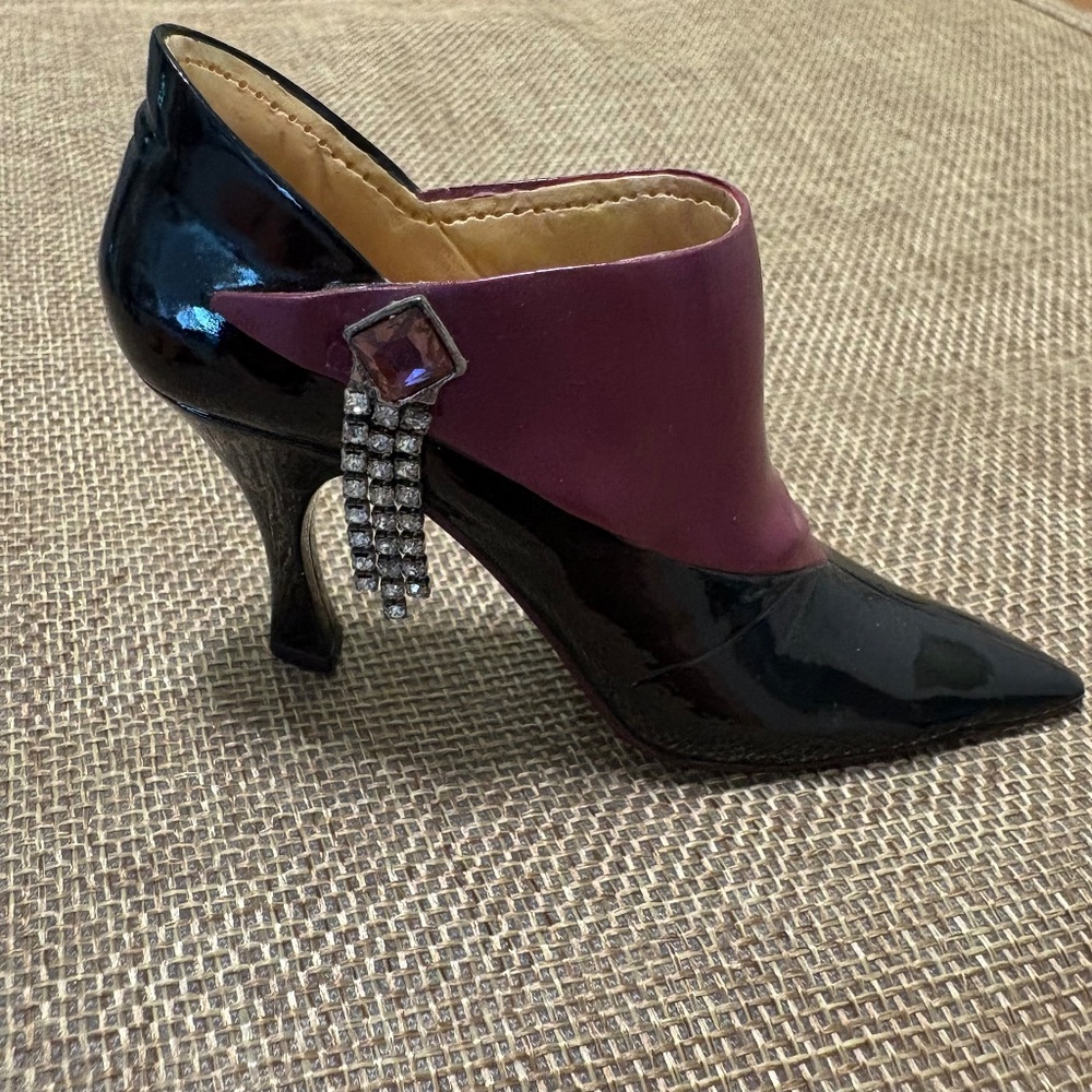 Just The Right Shoe-2002 Stepping Out Uptown Swing #25343- By Raine